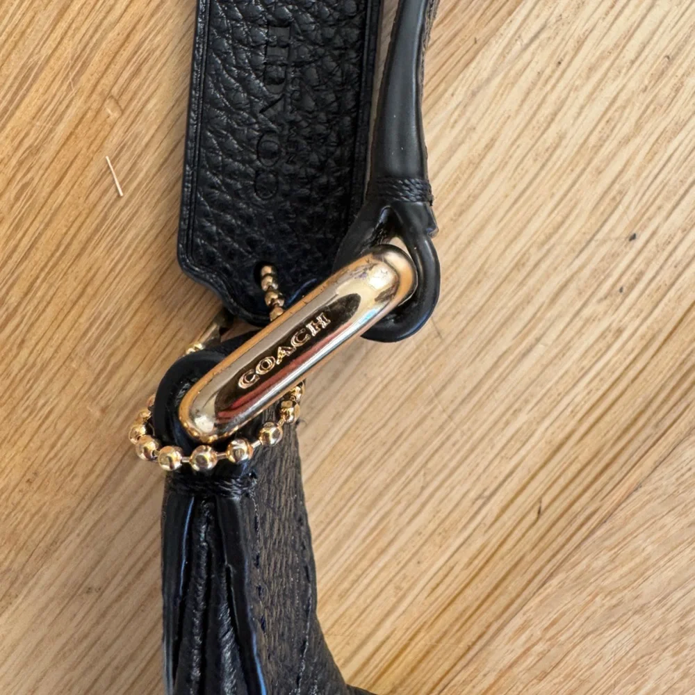 Coach Belt Bag Black Gold - Picture 10 of 13